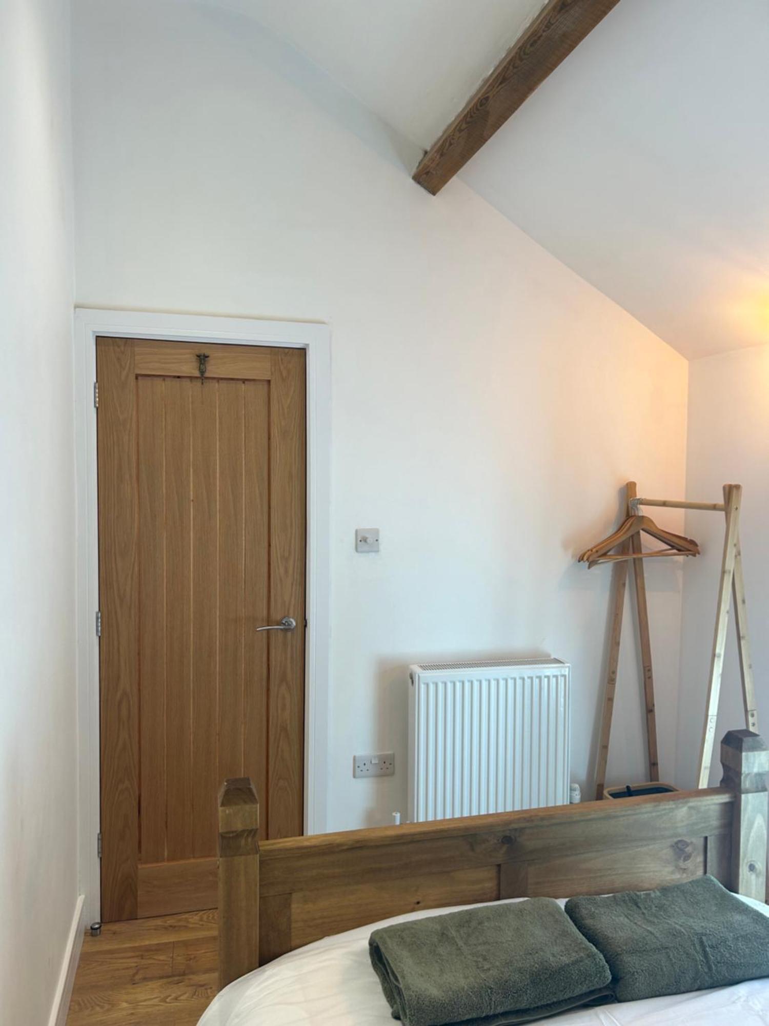 Cosy Modern Miners Cottage Llanllechid Exterior photo