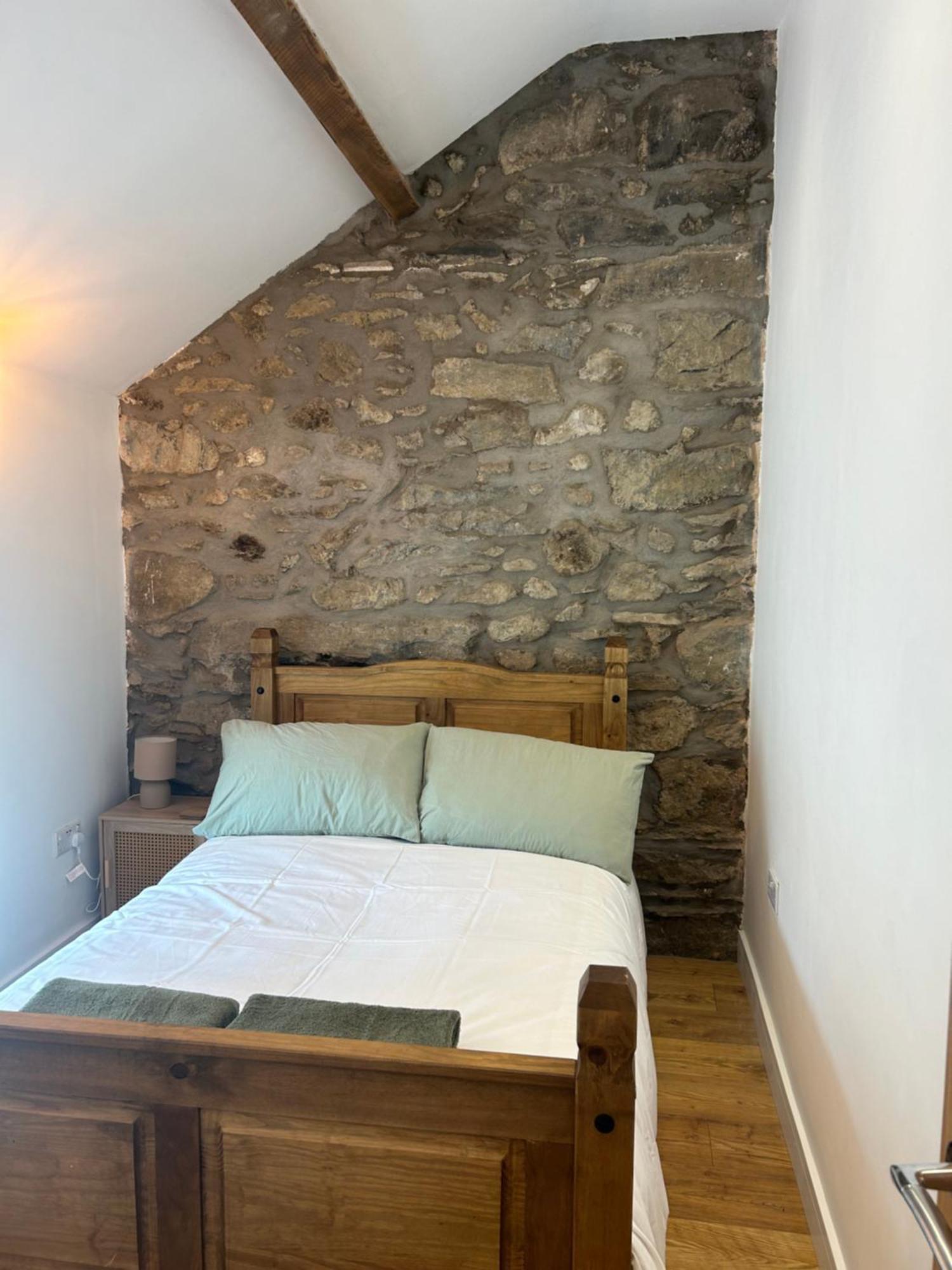 Cosy Modern Miners Cottage Llanllechid Exterior photo